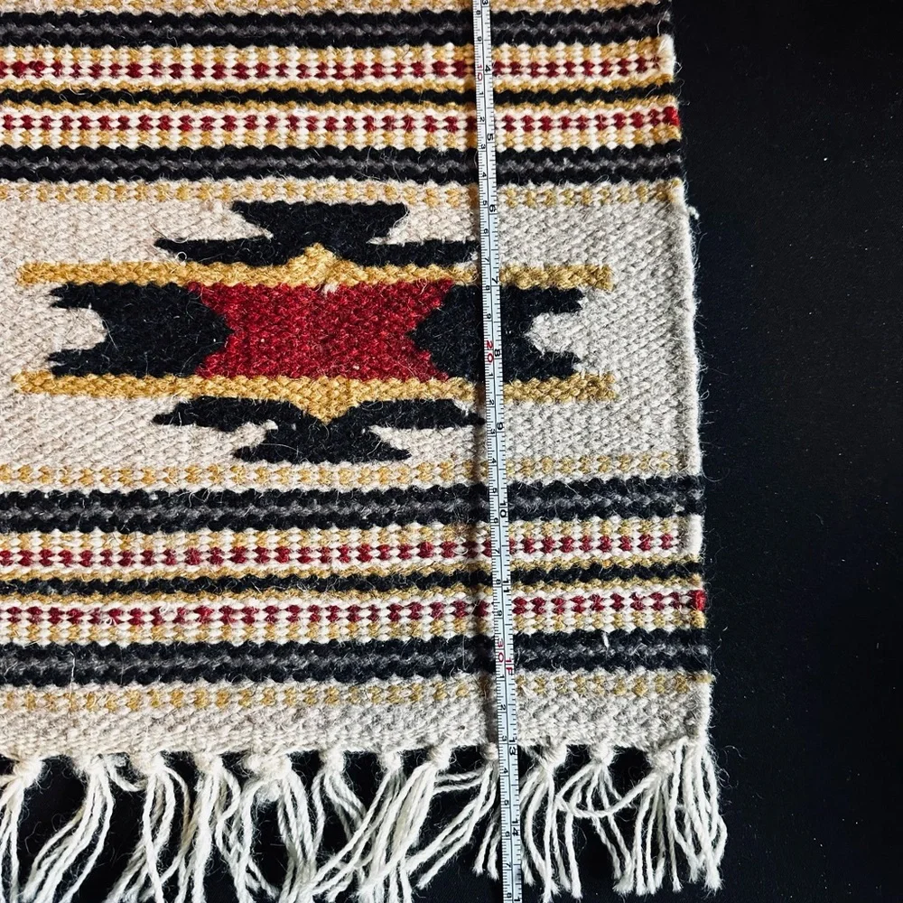 Handwoven Southwestern Tribal Style Mat with Fringe Made in India - Picture 5 of 5